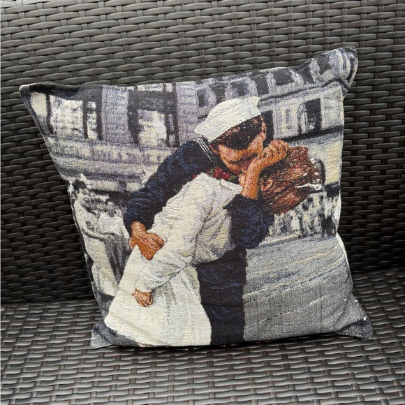 The Kissing Sailor throw pillow needlepoint/tapestry 15”x15” EUC - Picture 3 of 4